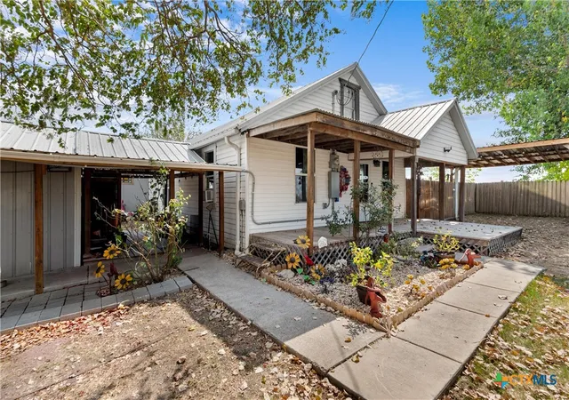 Photo 2 of Sale Pending at 798 County Road 367, Lott, TX 76656 | MLS# 623272 | Listing updated on 2026-09-22