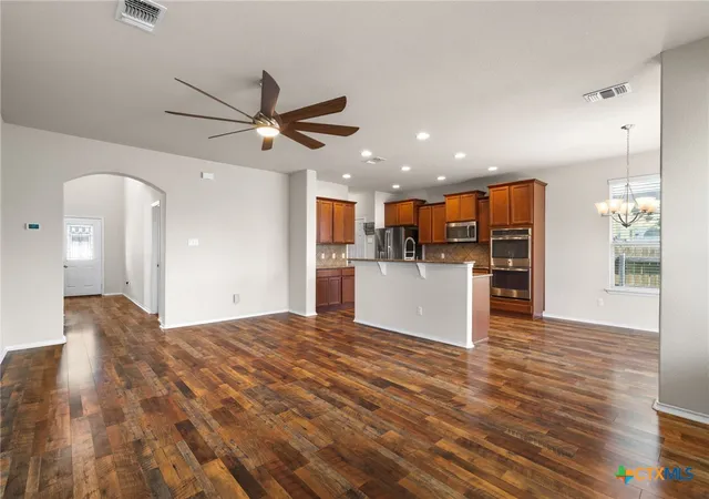 Photo 3 of Sale Pending at 6026 Ambrose Cir, Temple, TX 76502 | MLS# 622927 | Listing updated on 2026-09-29