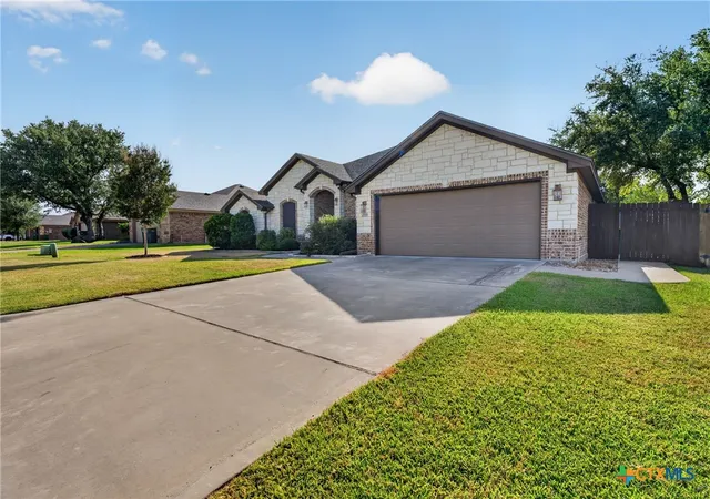 Photo 3 of Sale Pending at 2936 Presidio Cir, Belton, TX 76513 | MLS# 623555 | Listing updated on 2026-09-29