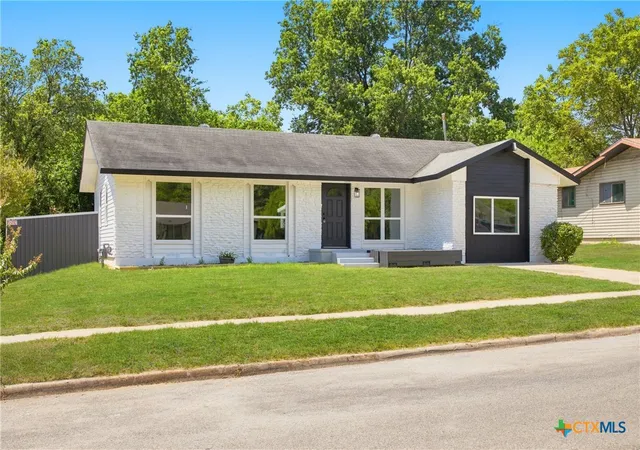 Photo 2 of Single family home for sale at 1210 Westover Dr, Killeen, TX 76549 | MLS# 623766 | Listing updated on 2026-09-10