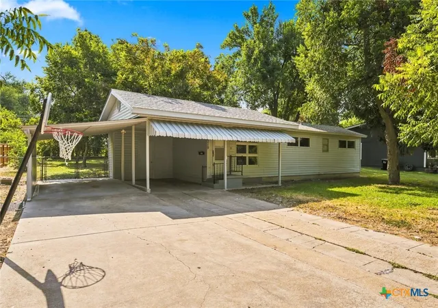 Photo 3 of Single family home for sale at 1319 S 37Th St, Temple, TX 76504 | MLS# 623860 | Listing updated on 2026-09-15