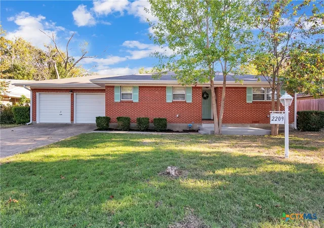 Photo 3 of Single family home for sale at 2209 S 51st St, Temple, TX 76504 | MLS# 623883 | Listing updated on 2026-08-28