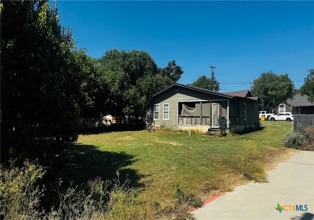 Photo 2 of Single family home for sale at 806 S Pearl St, Belton, TX 76513 | MLS# 623909 | Listing updated on 2026-09-15
