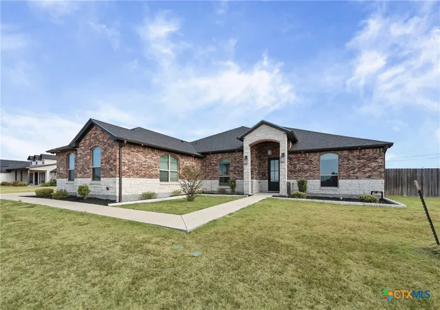 Photo 3 of Single family home for sale at 3012 Keifer Marshall Dr, Temple, TX 76502 | MLS# 623905 | Listing updated on 2026-09-03