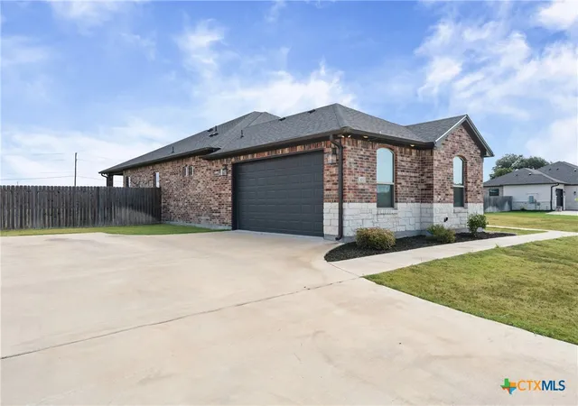 Photo 3 of Single family home for sale at 3012 Keifer Marshall Dr, Temple, TX 76502 | MLS# 623905 | Listing updated on 2026-09-03