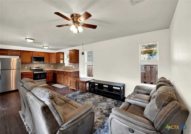 Photo 3 of Single family home for sale at 301 Armstrong St, San Marcos, TX 78666 | MLS# 623861 | Listing updated on 2026-08-30