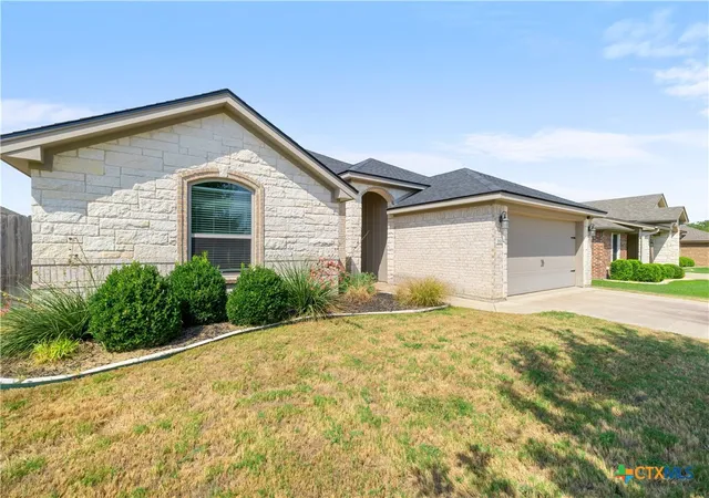 Photo 2 of Sale Pending at 1818 Broken Shoe Trl, Temple, TX 76502 | MLS# 623906 | Listing updated on 2026-10-05