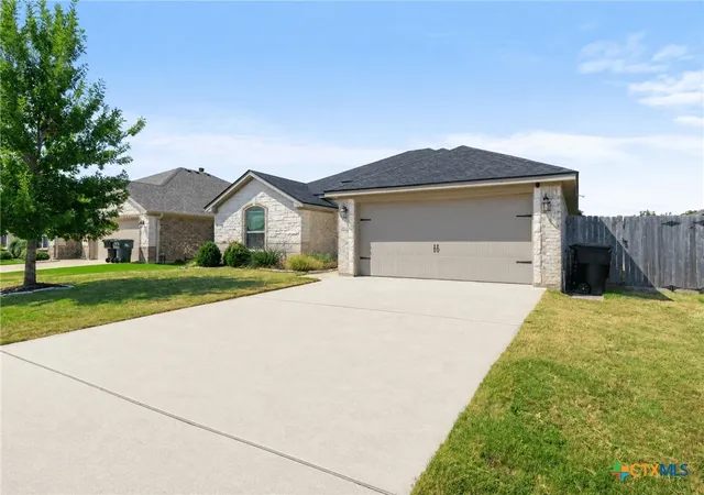 Photo 3 of Sale Pending at 1818 Broken Shoe Trl, Temple, TX 76502 | MLS# 623906 | Listing updated on 2026-10-05