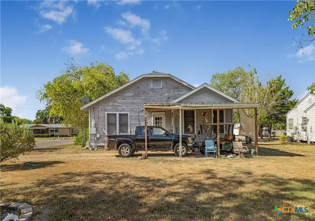 Photo 2 of Single family home for sale at 520 E First St, Cuero, TX 77954 | MLS# 623931 | Listing updated on 2026-08-29