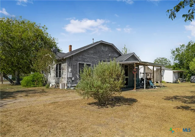 Photo 3 of Single family home for sale at 520 E First St, Cuero, TX 77954 | MLS# 623931 | Listing updated on 2026-08-29