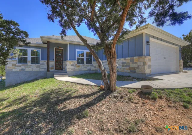 Photo 3 of Sale Pending at 315 Hilltop Rdg, New Braunfels, TX 78132 | MLS# 623955 | Listing updated on 2026-09-21