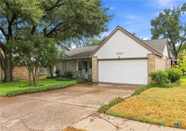 Photo 2 of Single family home for sale at 1509 Quail Run Rd, Pflugerville, TX 78660 | MLS# 623963 | Listing updated on 2026-09-09