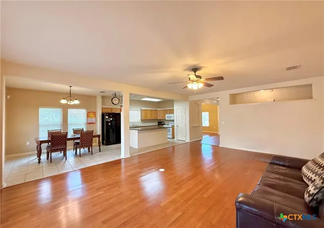 Photo 4 of Single family home for sale at 106 Heritage Oak Ct, Victoria, TX 77901 | MLS# 623981 | Listing updated on 2026-08-31