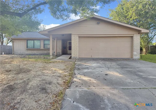 Photo 1 of Single family home for sale at 1712 Jackson St, Port Lavaca, TX 77979 | MLS# 624035 | Listing updated on 2026-09-11