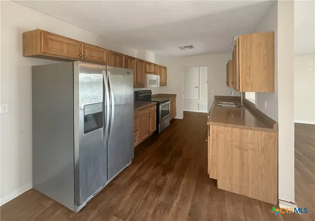 Photo 2 of Single family home for sale at 1712 Jackson St, Port Lavaca, TX 77979 | MLS# 624035 | Listing updated on 2026-09-11