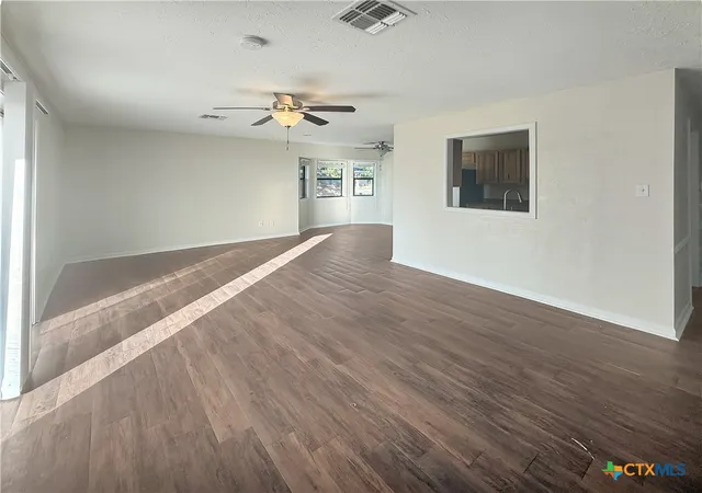 Photo 3 of Single family home for sale at 1712 Jackson St, Port Lavaca, TX 77979 | MLS# 624035 | Listing updated on 2026-09-11