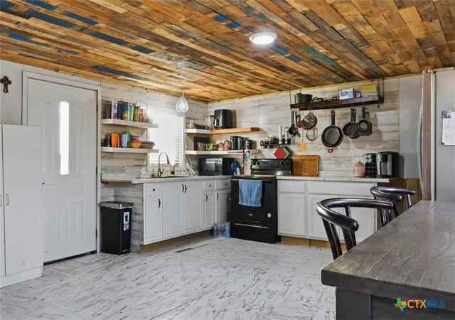 Photo 3 of Manufactured home for sale at 842 Wischkaemper Rd, Victoria, TX 77905 | MLS# 624063 | Listing updated on 2026-09-01