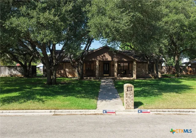 Photo 1 of Sale Pending at 2802 E Good Shepherd Dr, Brownwood, TX 76801 | MLS# 624039 | Listing updated on 2026-10-06