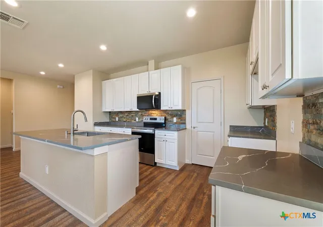 Photo 3 of Single family home for sale at 223 Quarry Rock Loop, Liberty Hill, TX 78642 | MLS# 624048 | Listing updated on 2026-10-07