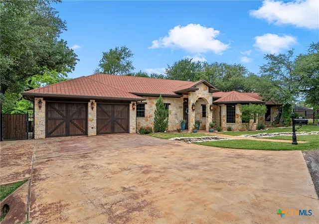 Photo 3 of Single family home for sale at 139 Silver Valley, Waco, TX 76705 | MLS# 624073 | Listing updated on 2026-09-01