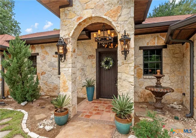 Photo 4 of Single family home for sale at 139 Silver Valley, Waco, TX 76705 | MLS# 624073 | Listing updated on 2026-09-01