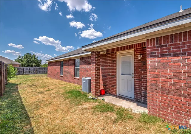Photo 3 of House for sale at 1505 Golden Eagle Ct, Killeen, TX 76549 | MLS# 622415 | Listing updated on 2026-09-05