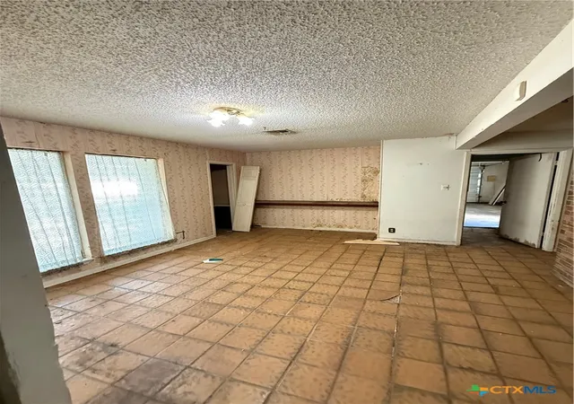 Photo 4 of Sale Pending at 4009 Chisholm Trl, Temple, TX 76504 | MLS# 624162 | Listing updated on 2026-09-26