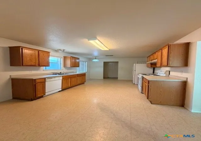 Photo 4 of Single family home for sale at 2313 Upland Bnd Dr, Temple, TX 76502 | MLS# 624178 | Listing updated on 2026-09-01