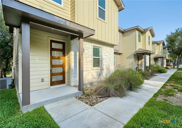 Photo 3 of Townhouse for sale at 18800 Hogan Cir #20, Lago Vista, TX 78645 | MLS# 624189 | Listing updated on 2026-09-10