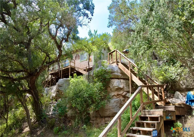 Photo 2 of Single family home for sale at 2212 N River Rd, Lampasas, TX 76550 | MLS# 624190 | Listing updated on 2026-09-01