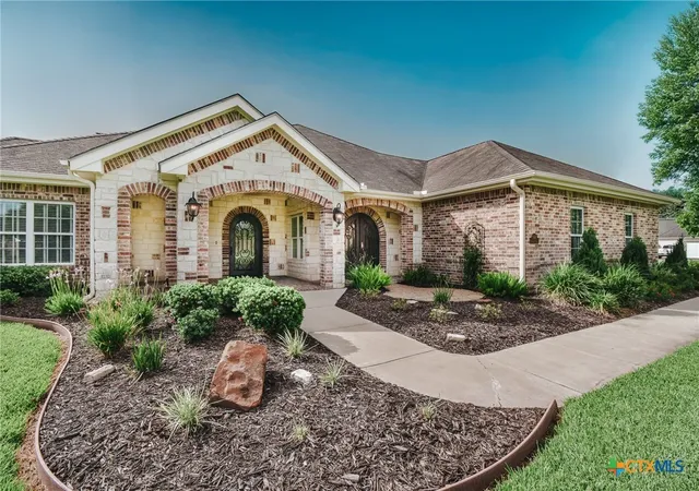 Photo 1 of Single family home for sale at 108 Ontario St, Victoria, TX 77905 | MLS# 624179 | Listing updated on 2026-09-01