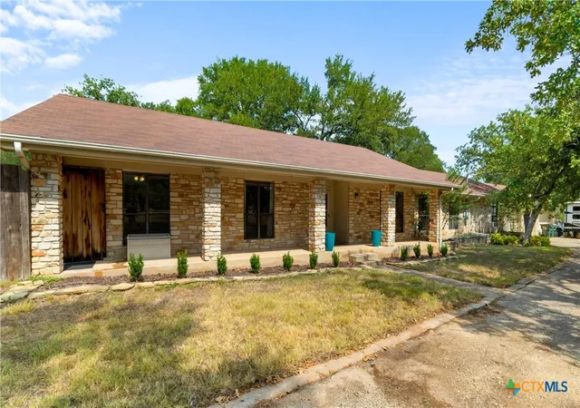 Photo 2 of Single family home for sale at 312 Southcross Rd, Georgetown, TX 78628 | MLS# 624220 | Listing updated on 2026-09-13