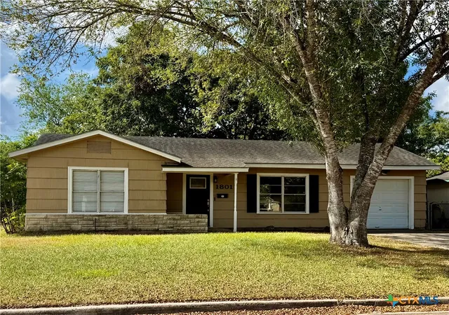 Photo 1 of Single family home for sale at 1801 E Walnut Ave, Victoria, TX 77901 | MLS# 624209 | Listing updated on 2026-09-02
