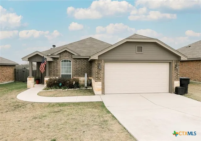Photo 1 of Sale Pending at 2525 Elk Crk St, Temple, TX 76504 | MLS# 624240 | Listing updated on 2026-10-02
