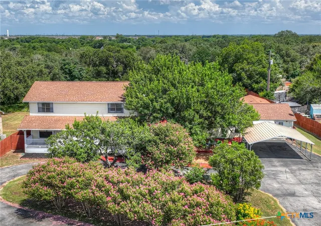 Photo 1 of Single family home for sale at 580 E Zipp Rd, New Braunfels, TX 78130 | MLS# 624244 | Listing updated on 2026-09-08