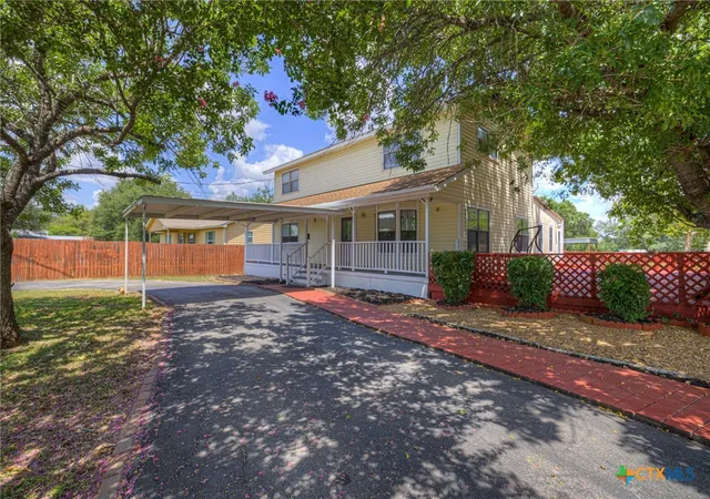 Photo 4 of Single family home for sale at 580 E Zipp Rd, New Braunfels, TX 78130 | MLS# 624244 | Listing updated on 2026-09-08