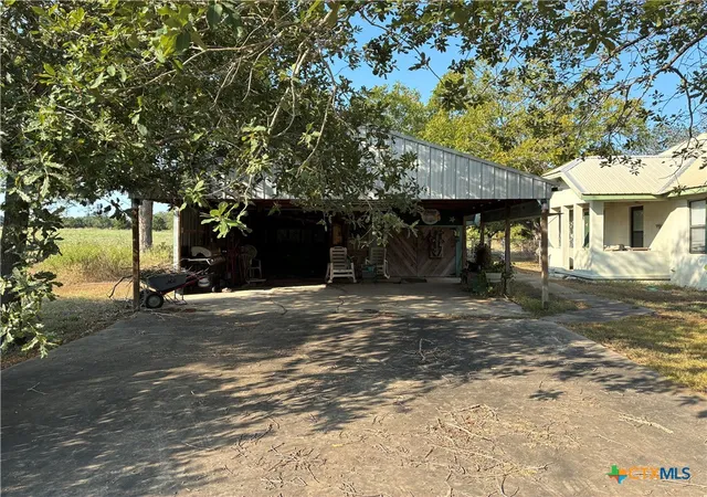 Photo 3 of Single family home for sale at 1603 N Ave J, Shiner, TX 77984 | MLS# 624255 | Listing updated on 2026-10-05