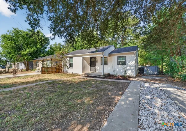 Photo 3 of Single family home for sale at 1208 S 26th Street, Temple, TX 76501 | MLS# 624260 | Listing updated on 2026-09-02