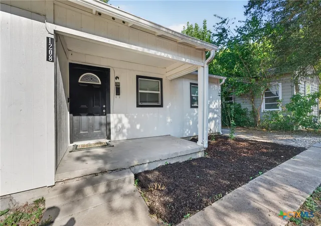 Photo 4 of Single family home for sale at 1208 S 26th Street, Temple, TX 76501 | MLS# 624260 | Listing updated on 2026-09-02
