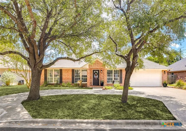 Photo 2 of Single family home for sale at 1510 Shadow Walk, Lockhart, TX 78644 | MLS# 623738 | Listing updated on 2026-09-22