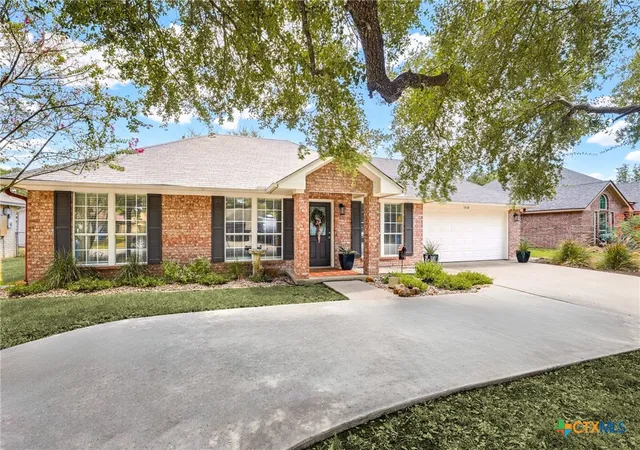 Photo 3 of Single family home for sale at 1510 Shadow Walk, Lockhart, TX 78644 | MLS# 623738 | Listing updated on 2026-09-22