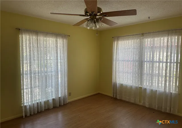 Photo 4 of Single family home for sale at 408 Royal Oak Dr, Victoria, TX 77905 | MLS# 624283 | Listing updated on 2026-09-02