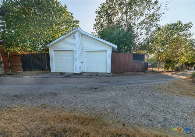 Photo 2 of Sale Pending at 4917 Owen Ln, Temple, TX 76502 | MLS# 623985 | Listing updated on 2026-09-24