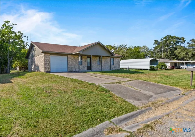 Photo 2 of Single family home for sale at 710 Courtney St, Edna, TX 77957 | MLS# 623961 | Listing updated on 2026-09-03