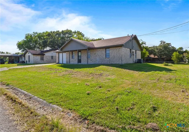 Photo 3 of Single family home for sale at 710 Courtney St, Edna, TX 77957 | MLS# 623961 | Listing updated on 2026-09-03