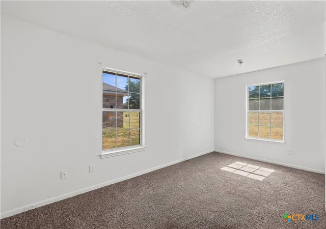Listing Photo 2 - Condo for sale in building located at 3604 Littleleaf Dr, Killeen, TX 76549