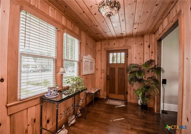 Photo 3 of Single family home for sale at 210 W Calhoun St, El Campo, TX 77437 | MLS# 624408 | Listing updated on 2026-09-04