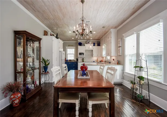 Photo 4 of Single family home for sale at 210 W Calhoun St, El Campo, TX 77437 | MLS# 624408 | Listing updated on 2026-09-04