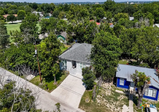 Photo 3 of Single family home for sale at 341 Comanche St, New Braunfels, TX 78130 | MLS# 623184 | Listing updated on 2026-09-04