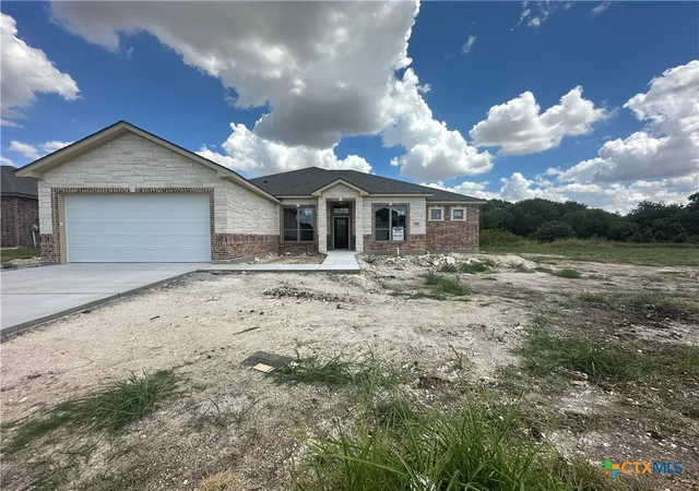 Single family home for sale at 131 Lasso Loop, Lorena, TX 76655 | MLS# 624433